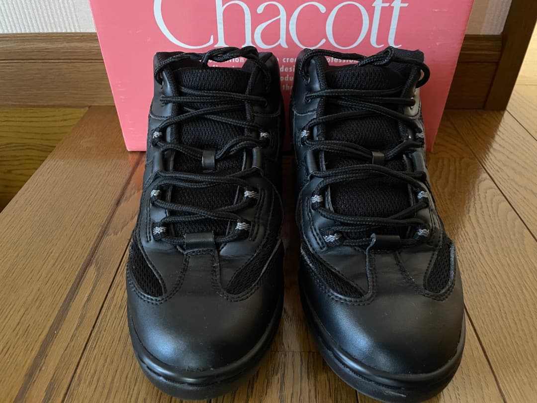CHACOTT チャコット　ダンスシューズ　２３、５cm 　ミドルカット
