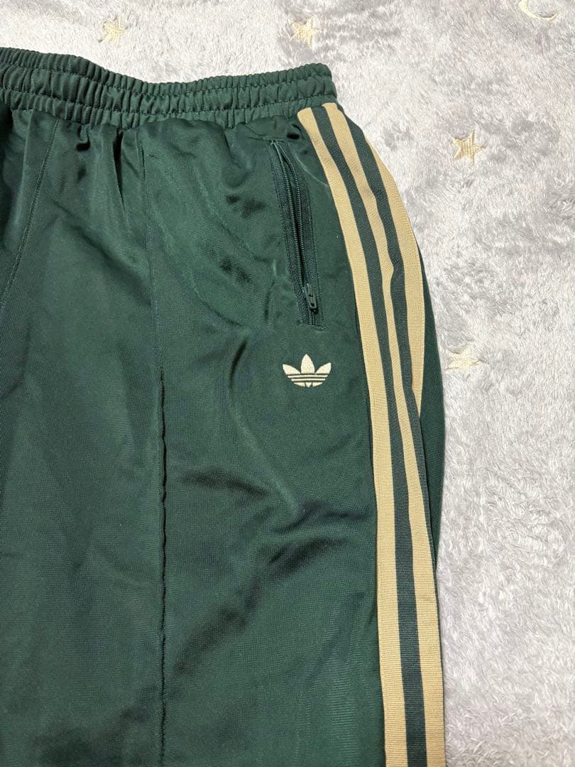 adidas トラックパンツ　グリーン　XS