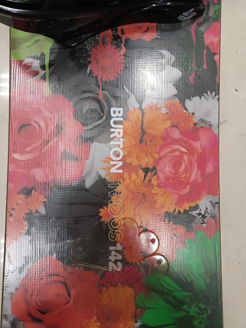 レディース BURTON SOCIAL 142cm 花柄 スノボバイン バートン