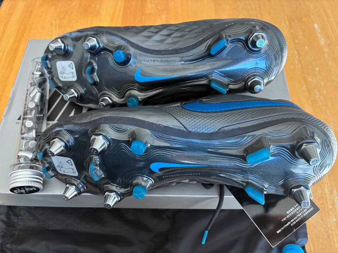 Nike Tiempo サッカーシューズ ブラック/ブルー