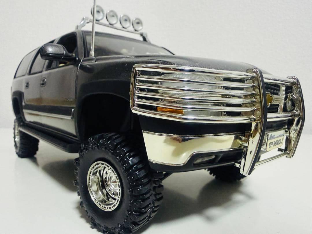 Ertlアーテル/Chevyシボレー Suburbanサバーバン 1/18 絶版