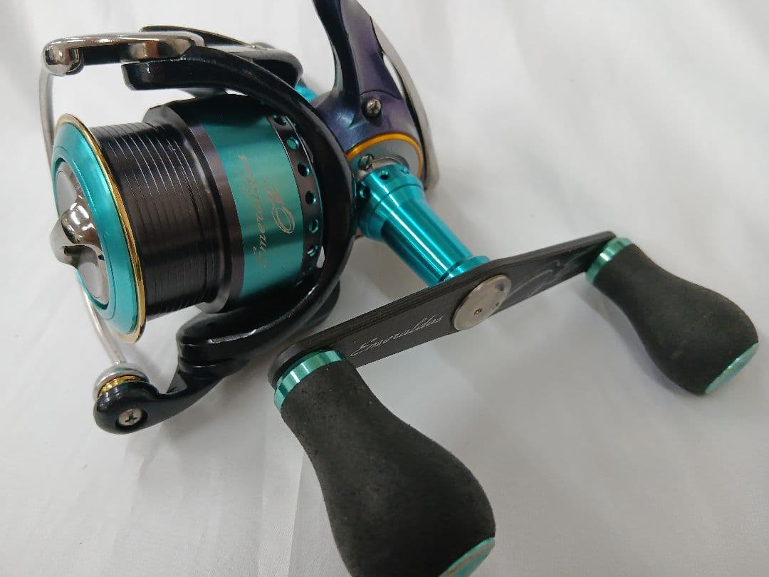 12エメラルダス アルティメットカスタム　スピニングリール