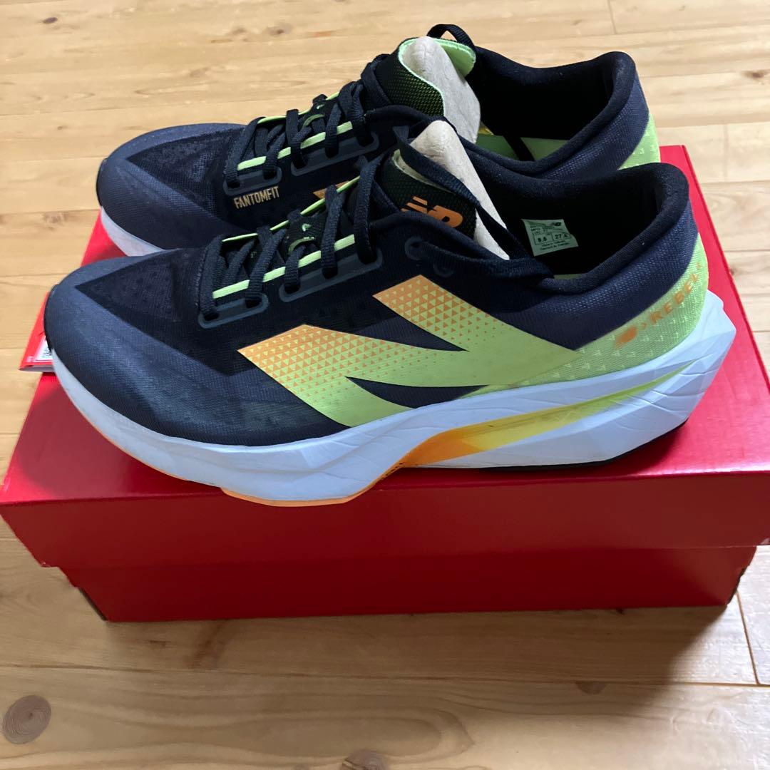 New Balance Rebel V4 ランニングシューズ