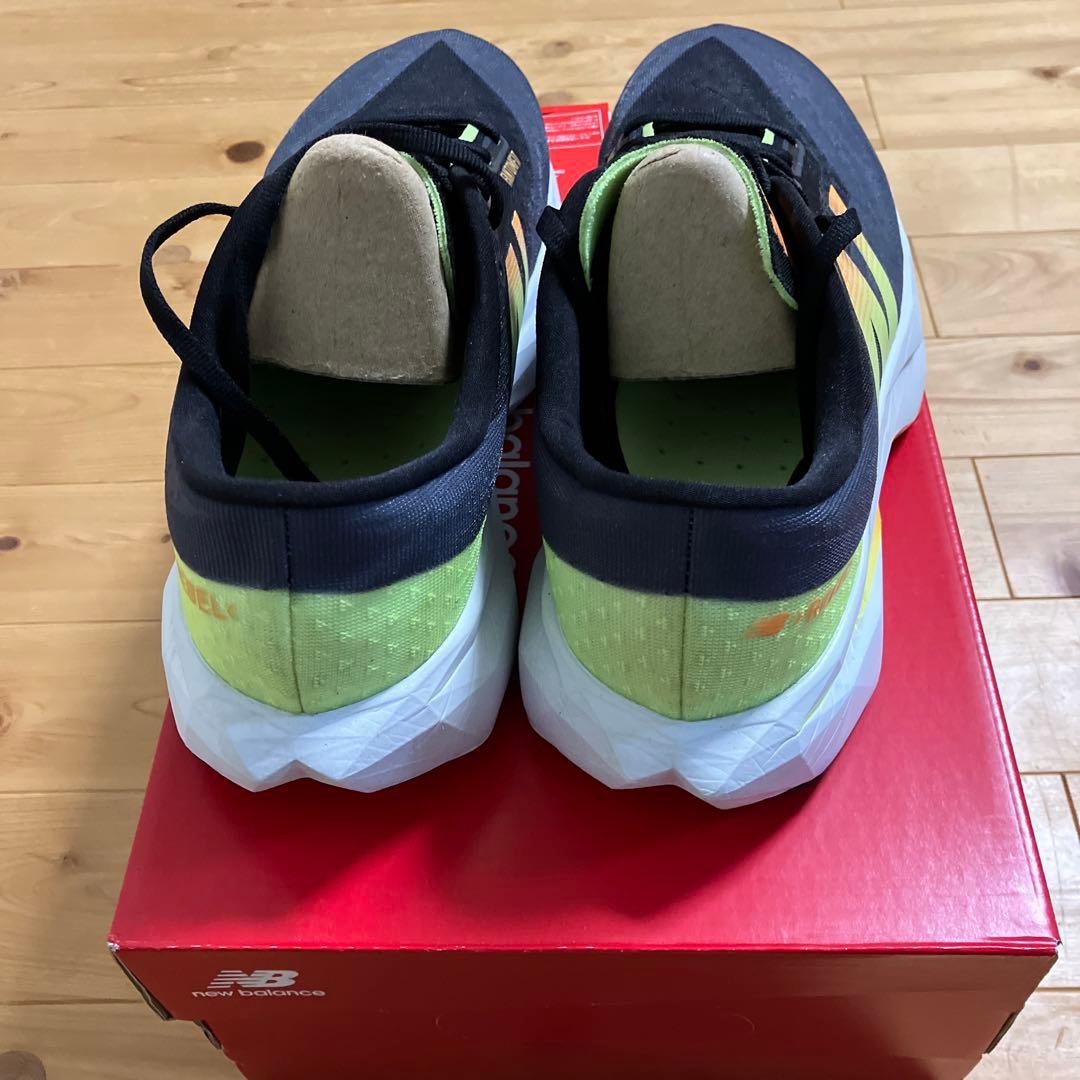 New Balance Rebel V4 ランニングシューズ