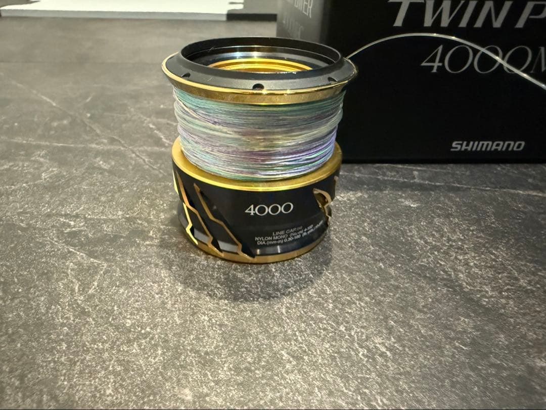 シマノ　ツインパワー　4000MHG 換えスプール付き　美品