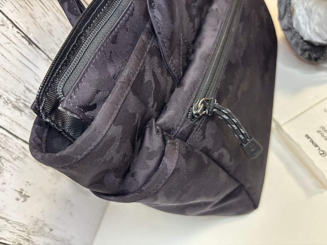 【LEXUS】レクサス　カモフラージュ　ラウンドバッグ　ブラック