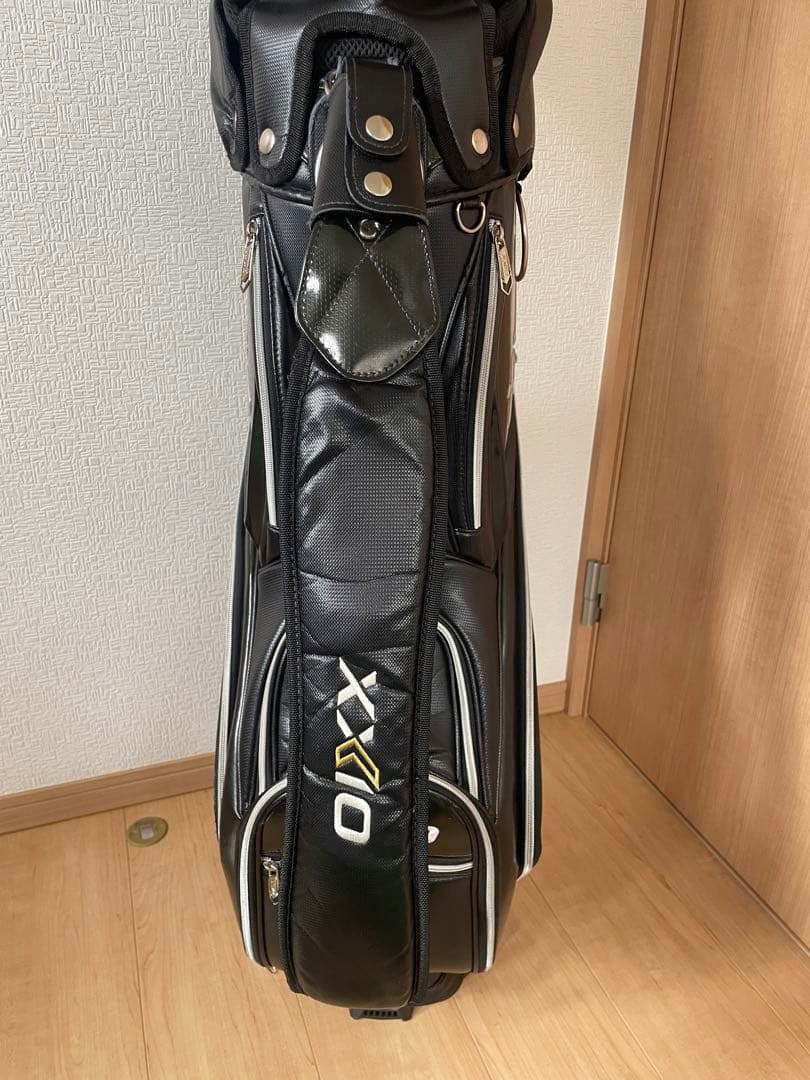 ゼクシオ　キャディーバック　黒基調　ゴルフバック