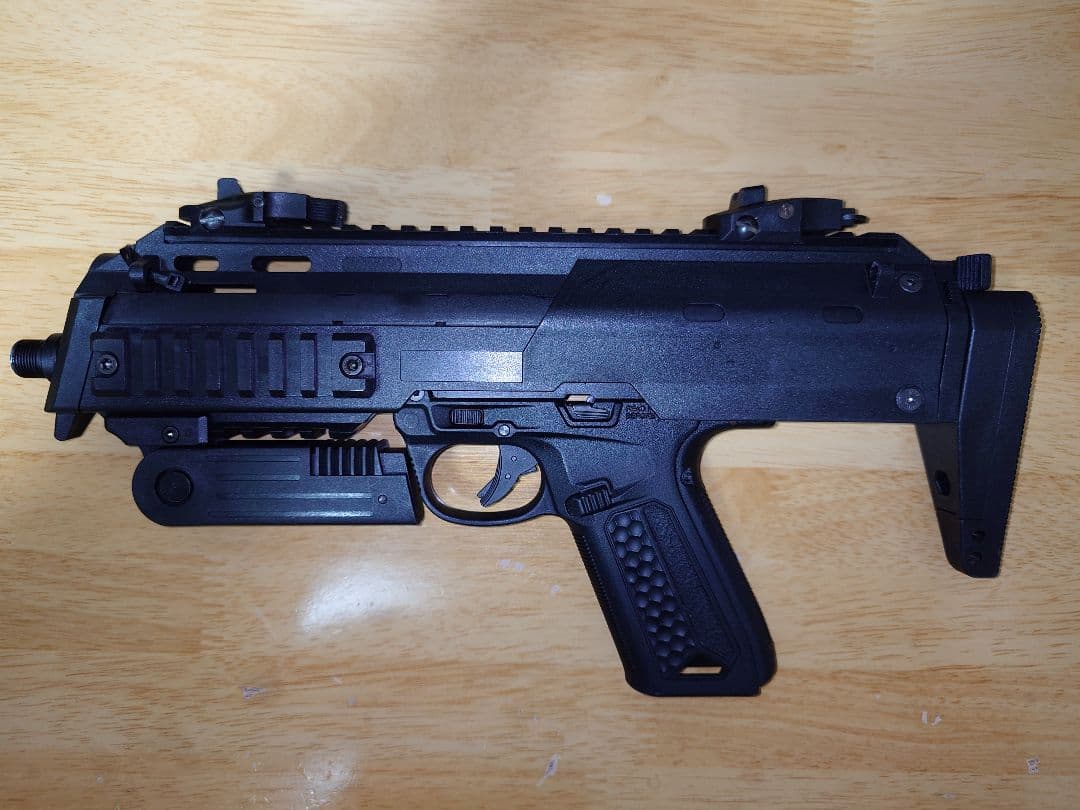 東京マルイ MP7風ガスガン ブラック マガジン2本