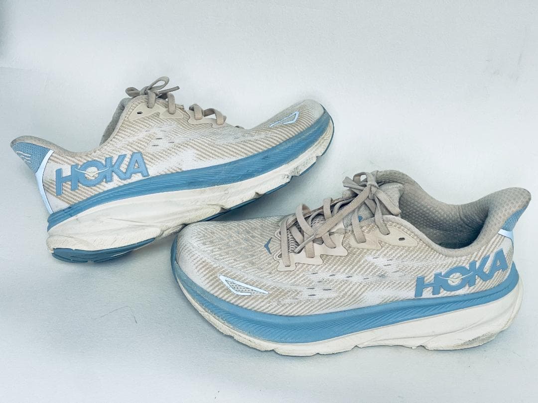 【ホカオネオネ】HOKA　クリフトン9　スニーカー　ランニング　ウォーキング