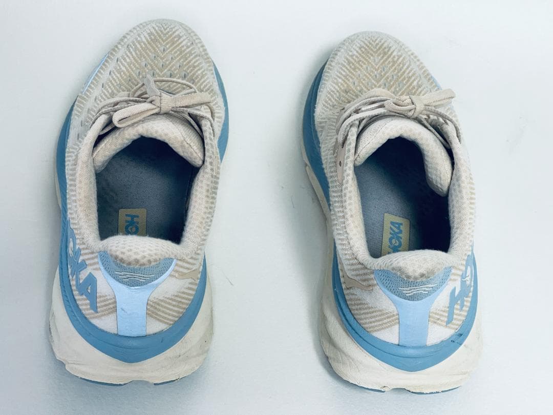 【ホカオネオネ】HOKA　クリフトン9　スニーカー　ランニング　ウォーキング