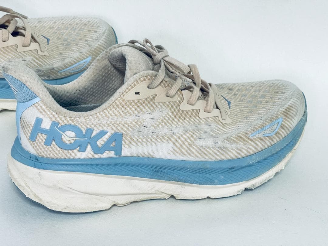 【ホカオネオネ】HOKA　クリフトン9　スニーカー　ランニング　ウォーキング