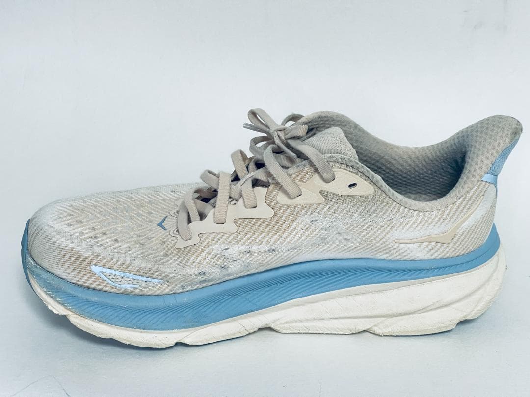 【ホカオネオネ】HOKA　クリフトン9　スニーカー　ランニング　ウォーキング