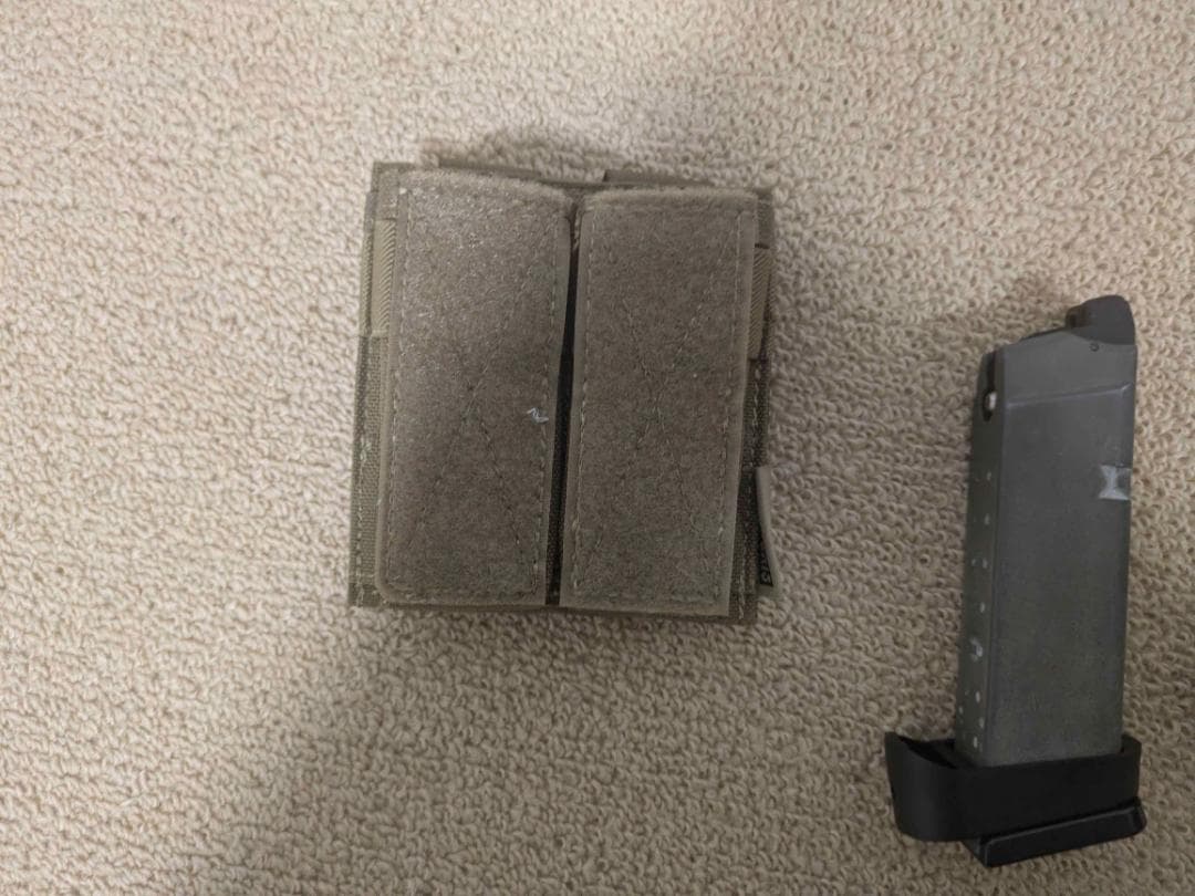 東京マルイ glock用ガスブローバック用マガジン2つ