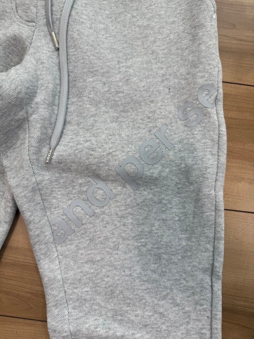 and per se グレー M スウェットパンツ