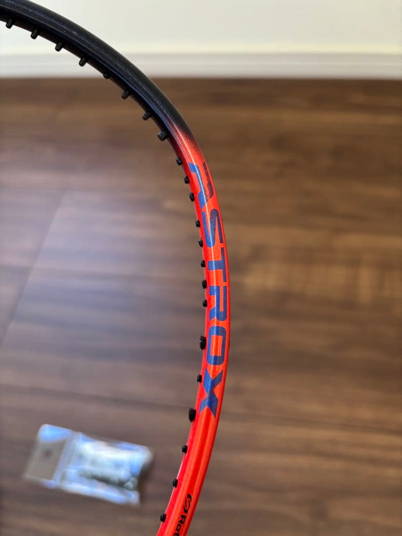 ヨネックス アストロクス77PRO 4UG5（グロメットおまけ付き）