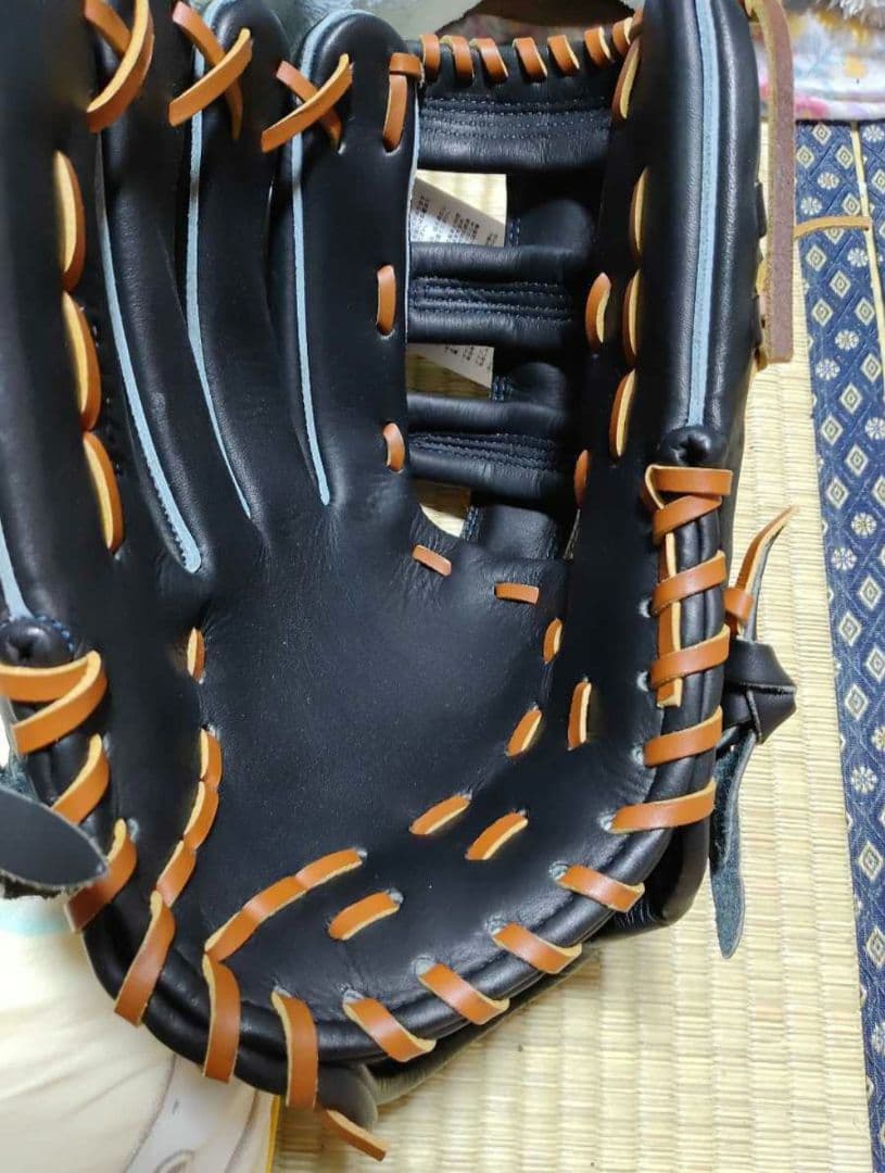 【新品】アンダーアーマー　一般硬式グローブ　左投げ　外野手用　黒　※袋なし