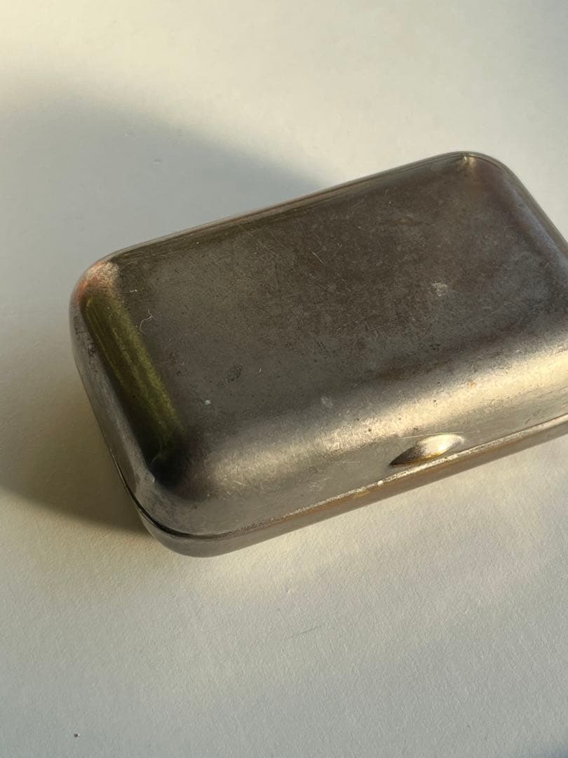 イギリスアンティーク　アクセサリー　ピルケース　1920