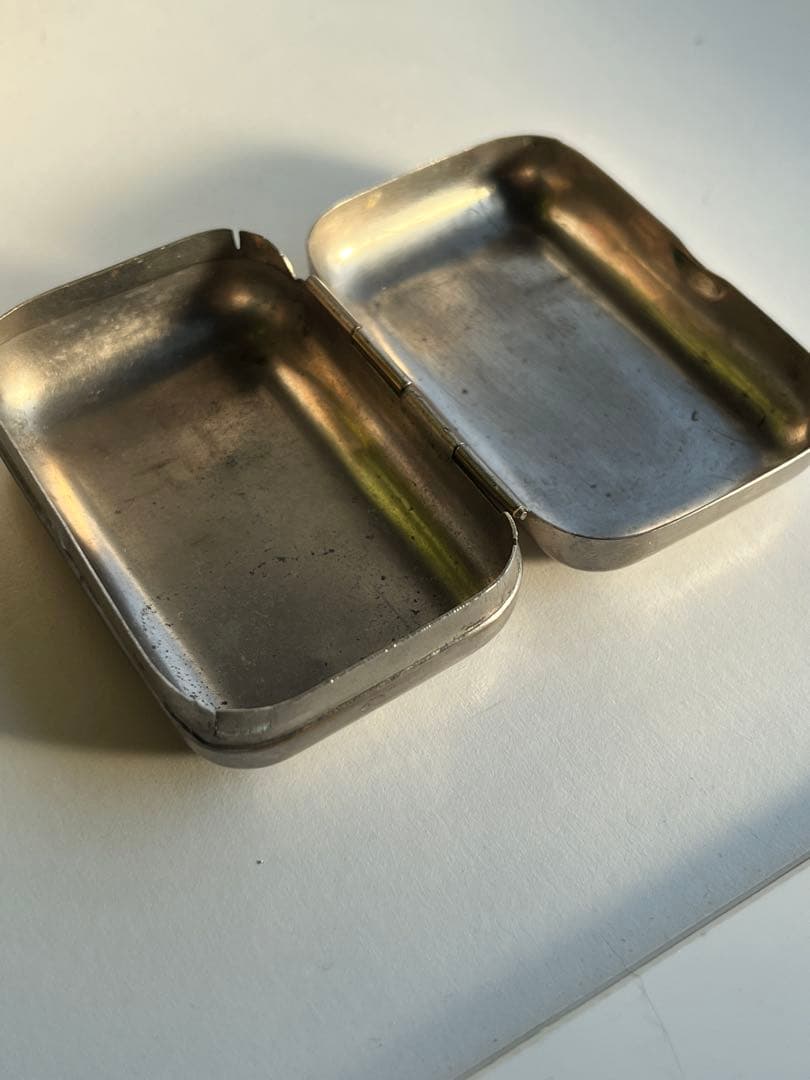 イギリスアンティーク　アクセサリー　ピルケース　1920