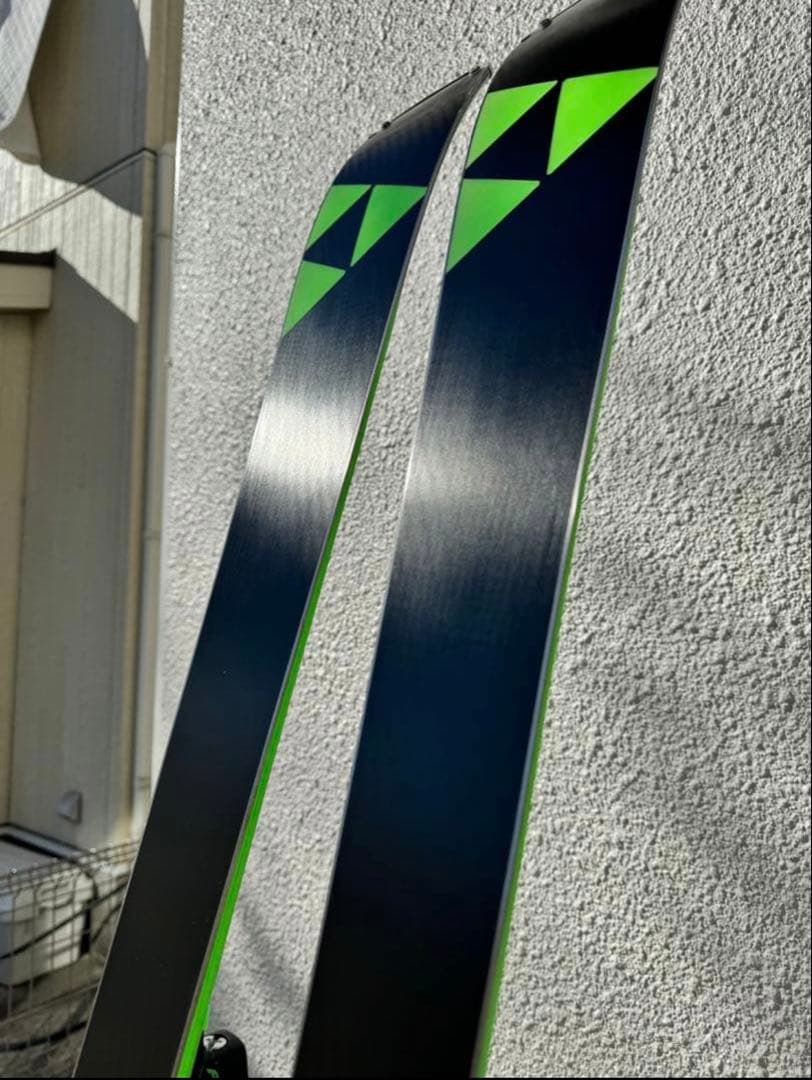 スキー板 FISCHER RC ONE 153cm