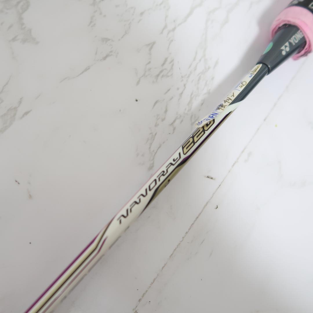 YONEX NANORAY 220 ヨネックス ナノレイ バドミントン 4UG5