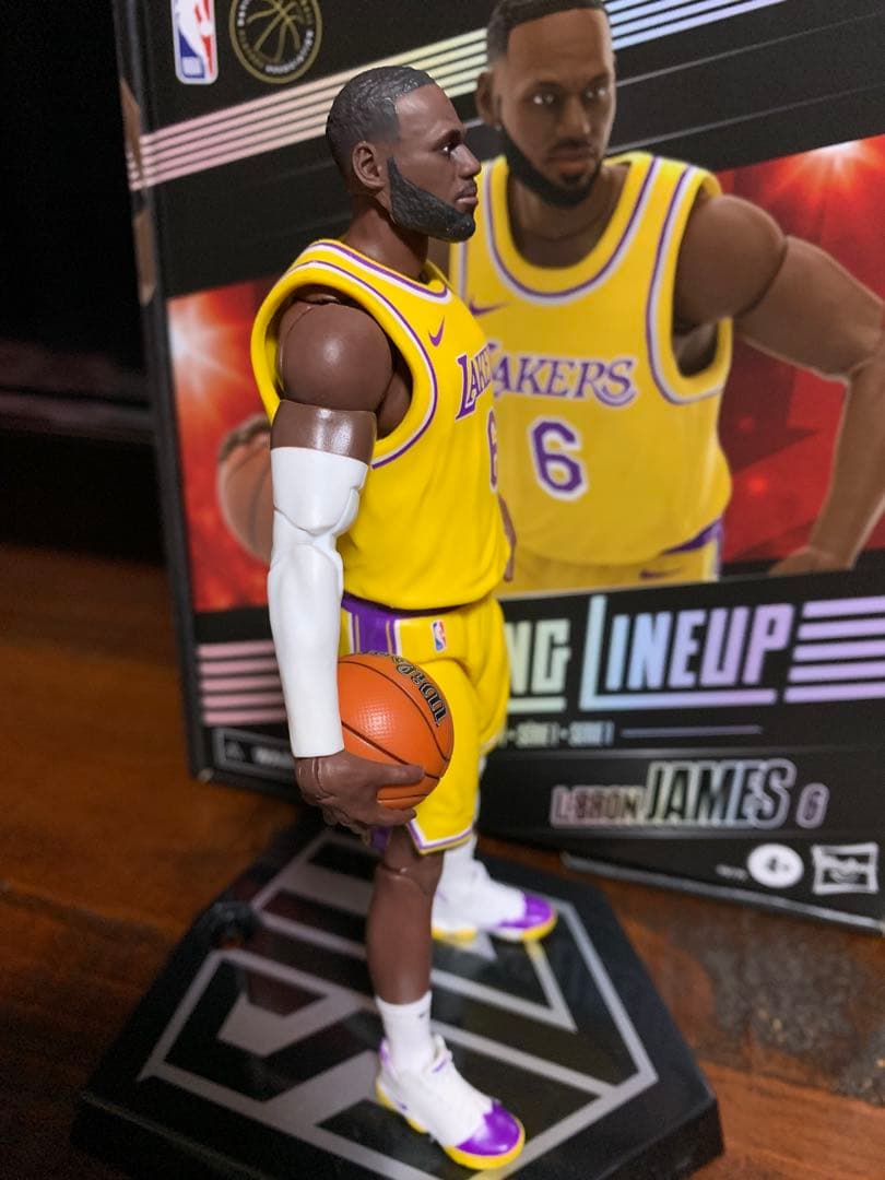 NBA LeBron James フィギュア ハズブロ
