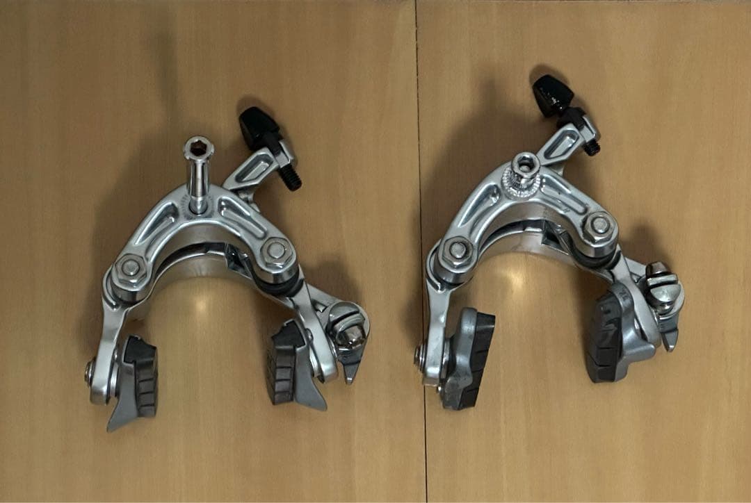 Shimano 105 キャリパーブレーキ シルバー　BR-5800