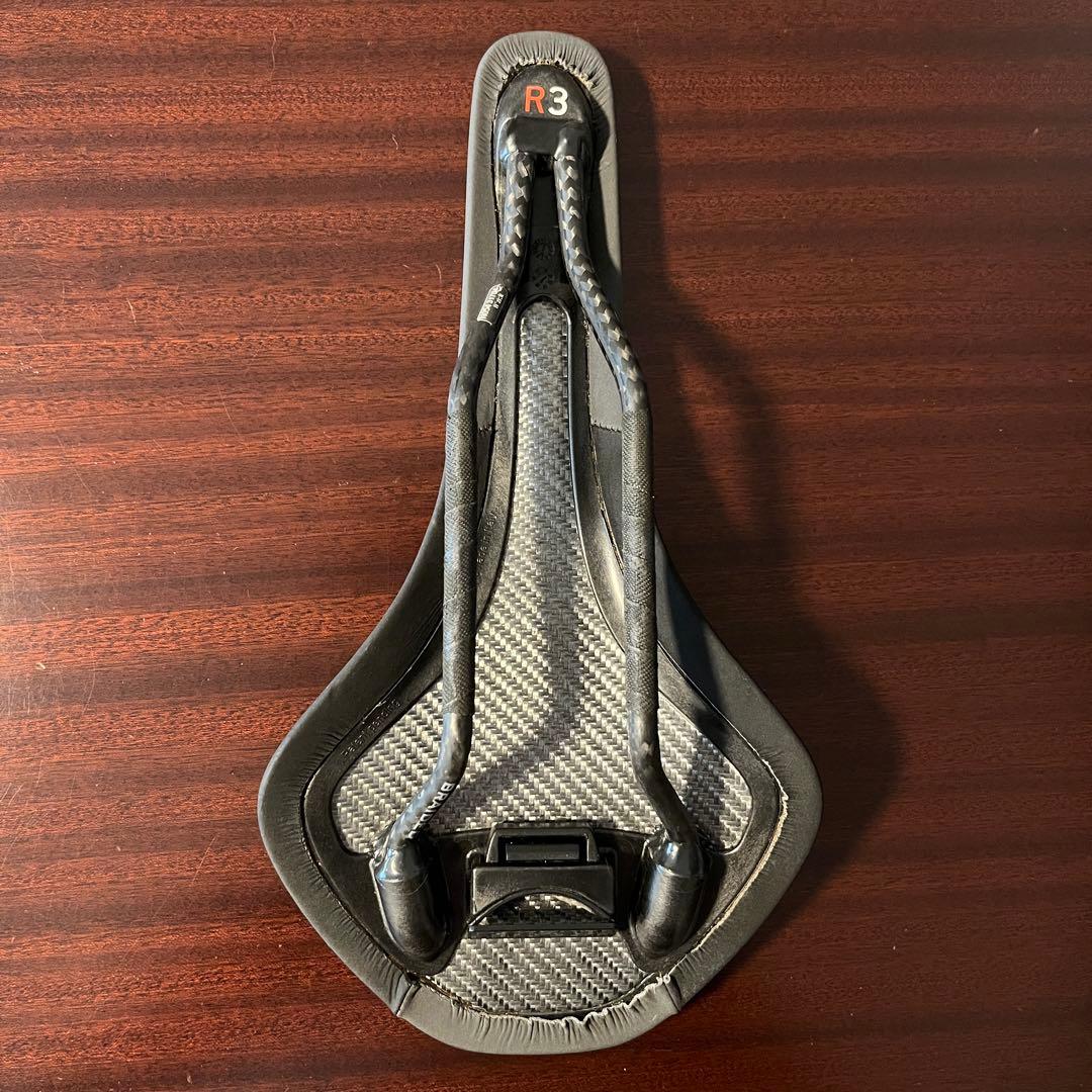 fi'zi:k フィジーク サドル ANTARES R3 140mm