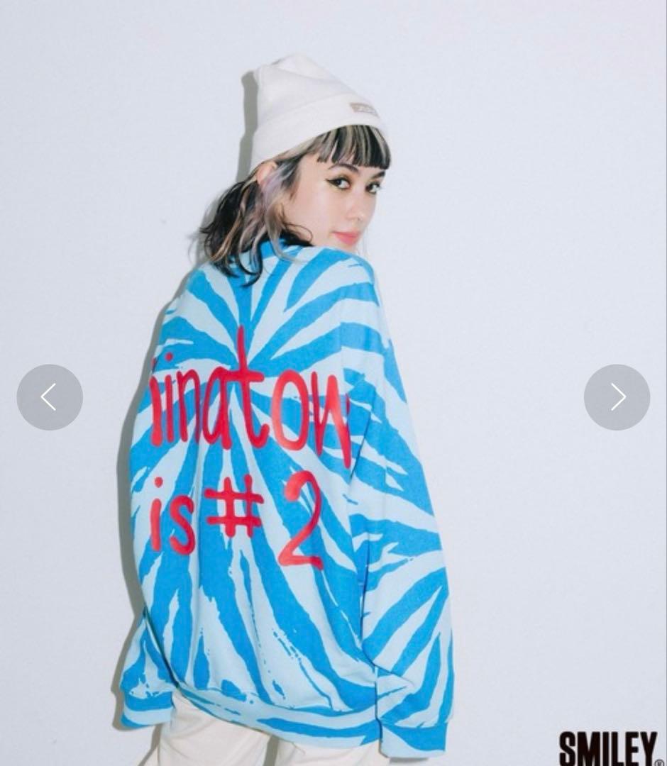 X-girl × CHINATOWN MARKET SMILEY SWEAT
