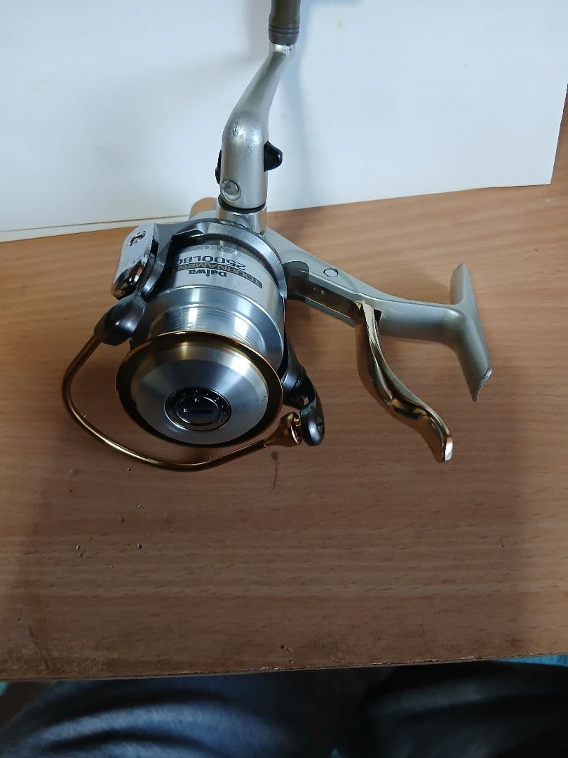 DAIWA TOURNAMENT Z レバーブレー2500LBC リール