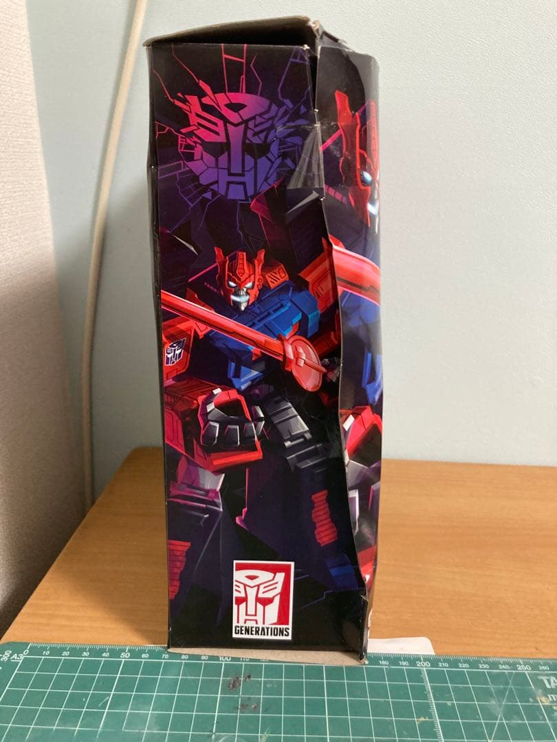 トランスフォーマー　シャッタードグラス　ウルトラマグナス　開封品