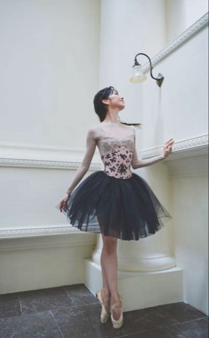 【美品】stina スティナ花柄デザイン レオタード Mサイズ