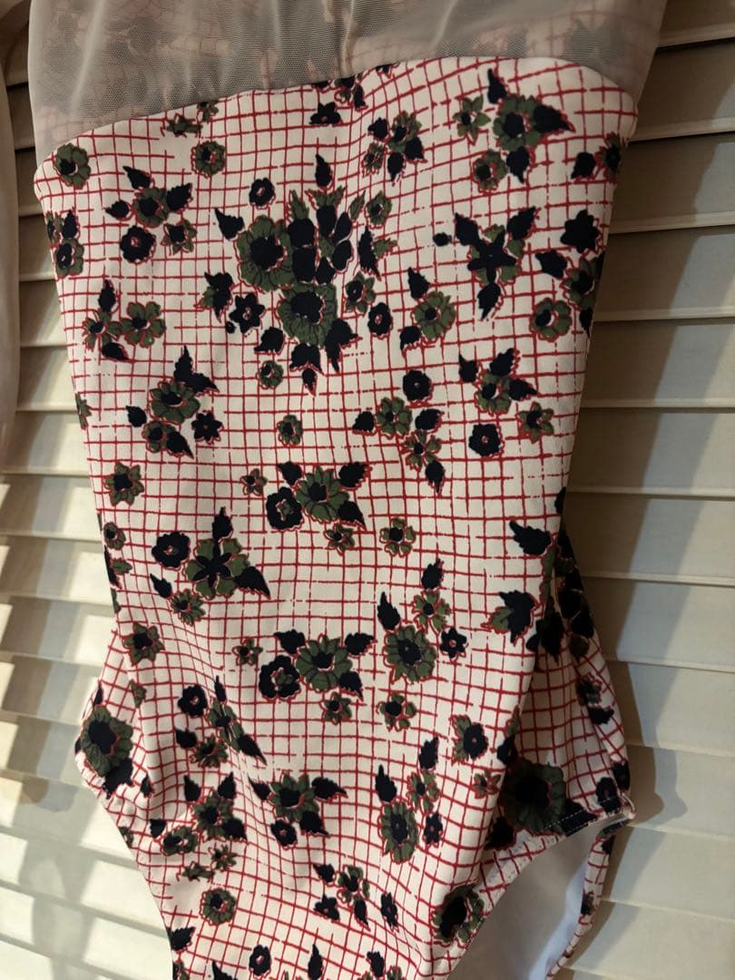 【美品】stina スティナ花柄デザイン レオタード Mサイズ