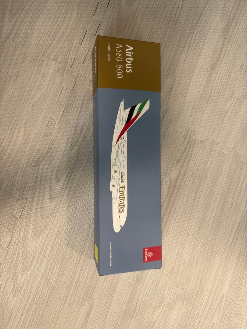 エミレーツ航空A380 1:200スケール模型飛行機