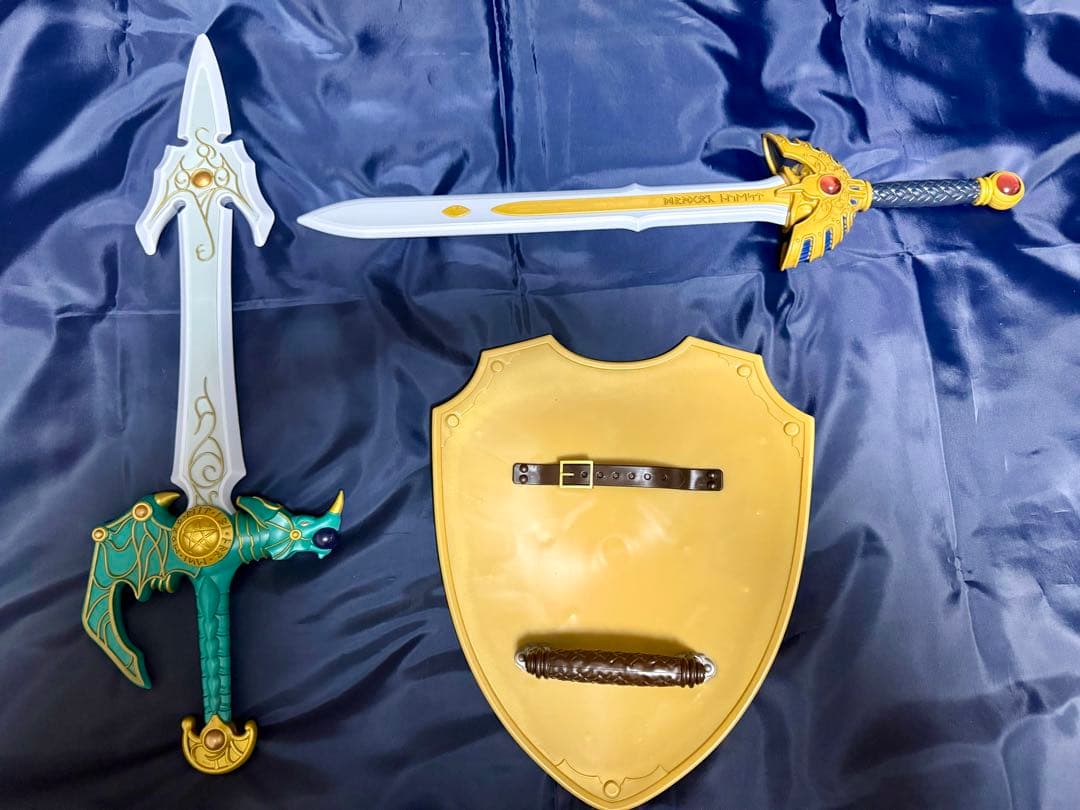 ドラゴンクエスト アイテムズギャラリースペシャル ロトの剣と盾& 天空の剣