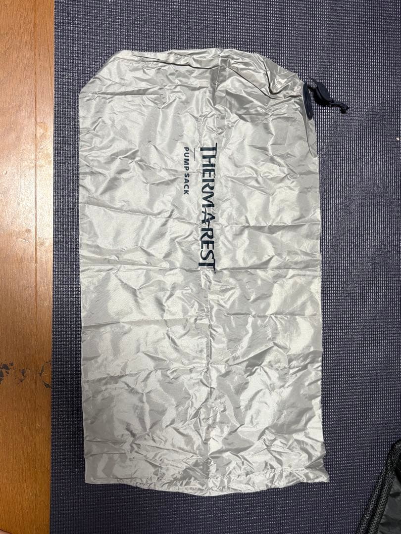 アウトドア寝具 THERMAREST NEO AIR UBERLITE S