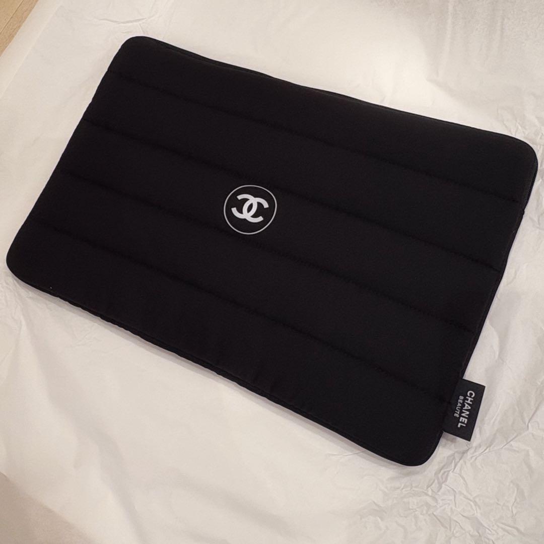 新品未使用　CHANELシャネル パソコンケース