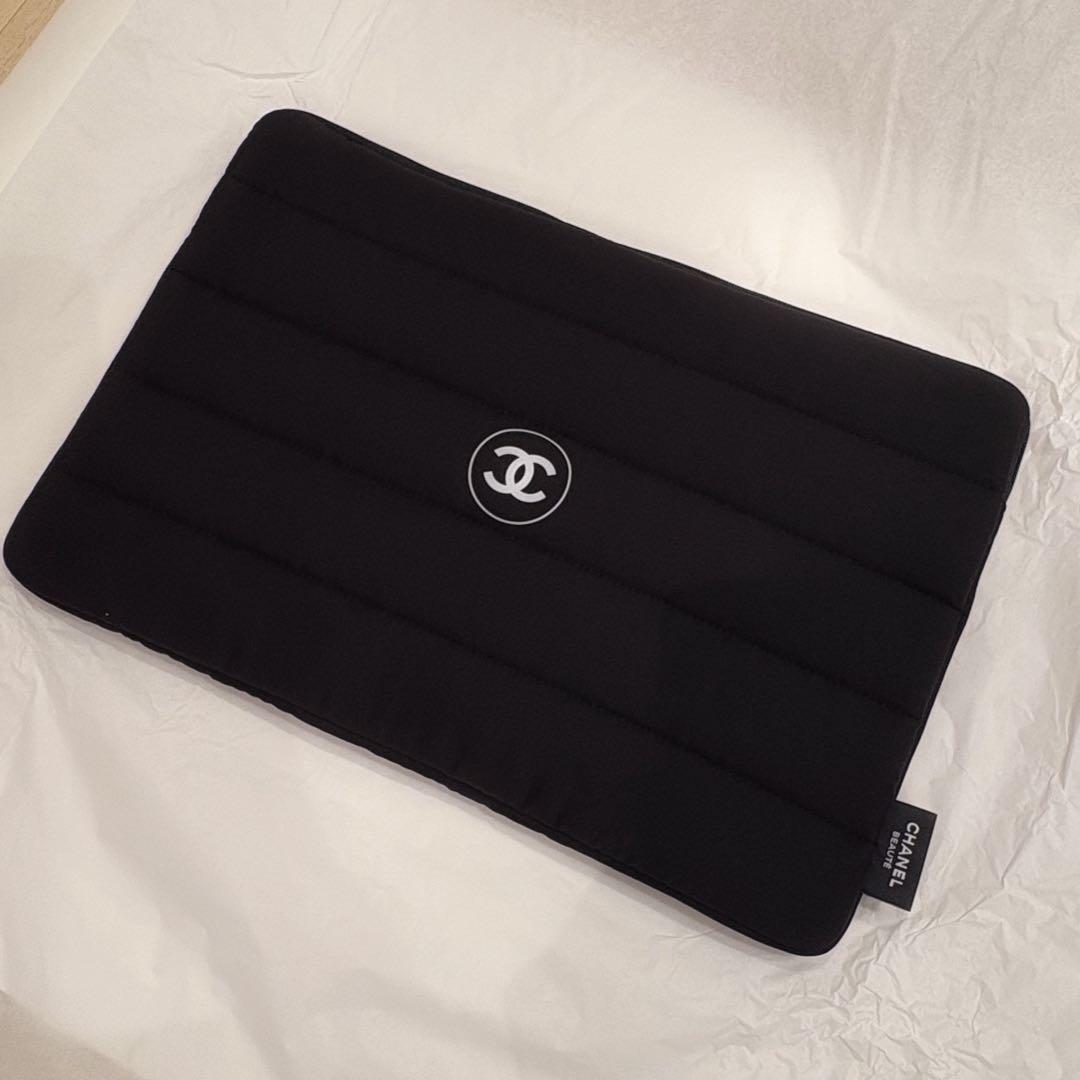 新品未使用　CHANELシャネル パソコンケース