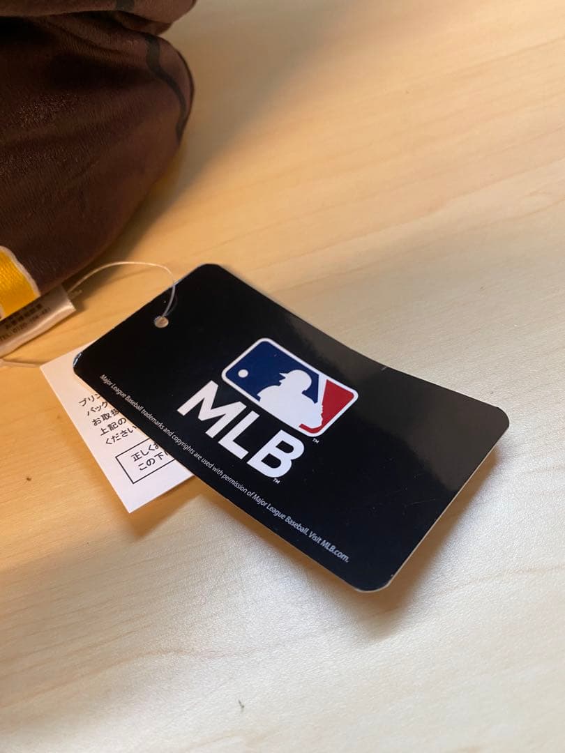 新品　ドジャース　パドレス　MLBグローブデザインクッション ビッグサイズ　2個