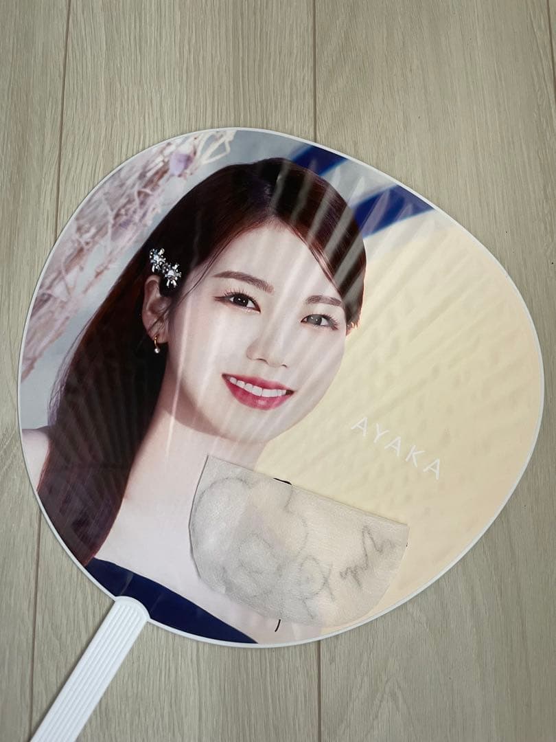 希少　NiziU＊Light it up あやか直筆サインうちわ＊おまけ付き