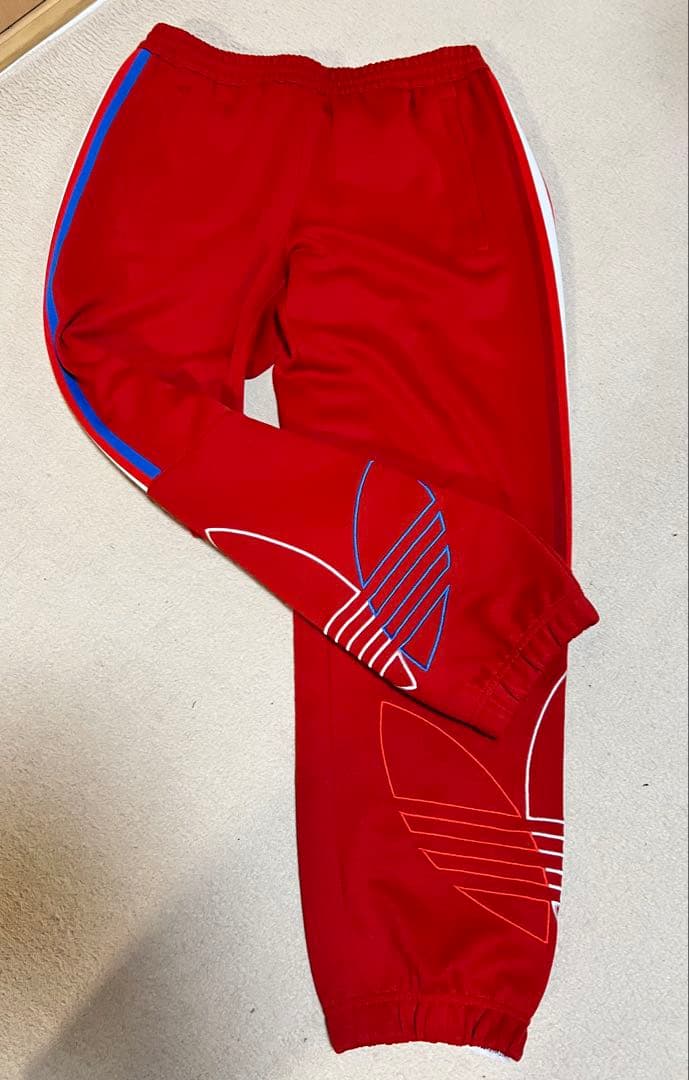 adidas 3ストライプス ジャージパンツ レッド