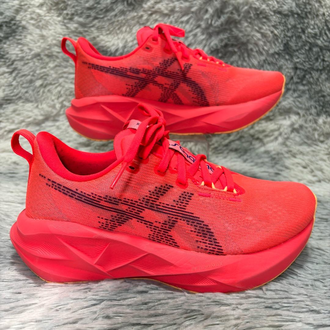 極美品✨asics 23.5cm ノヴァブラスト5 赤 フラッシュレッド