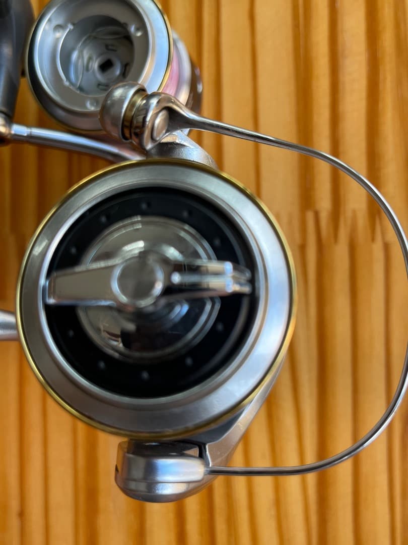 リール SHIMANO BIOMASTER C3000HG