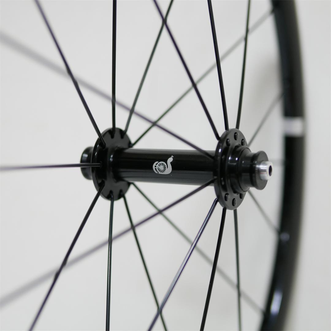 超軽量　1095g　20インチ　406 ホイール F100ｍｍ/R130ｍｍ