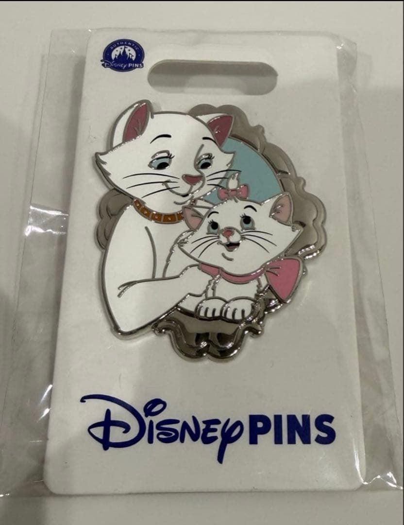 ディズニー　ピンバッジ