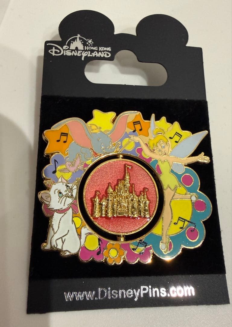 ディズニー　ピンバッジ