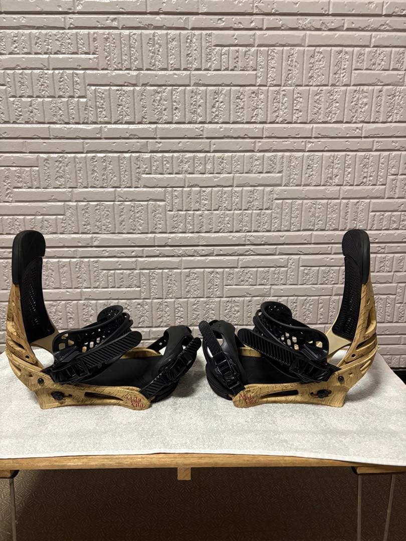 美品　burton malavita Ｍ　マラビータ送料込み