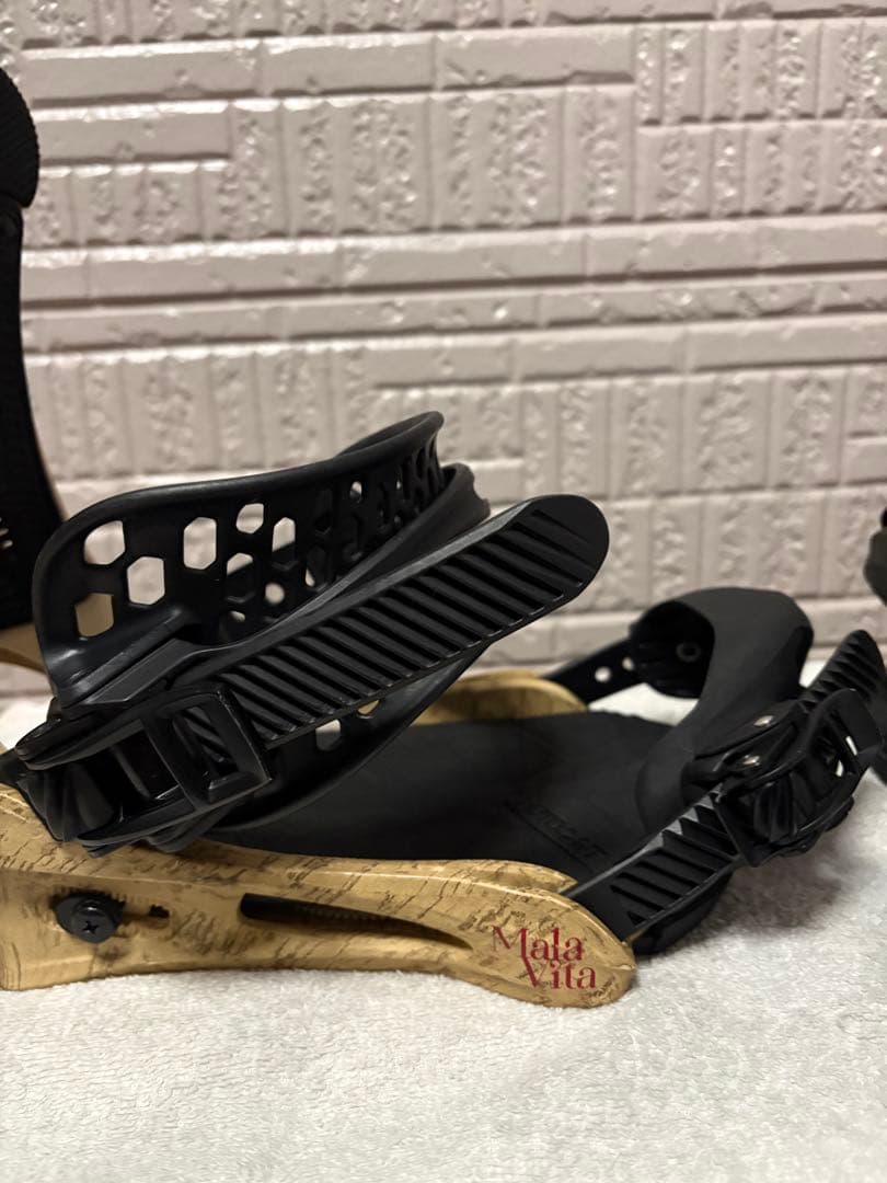 美品　burton malavita Ｍ　マラビータ送料込み
