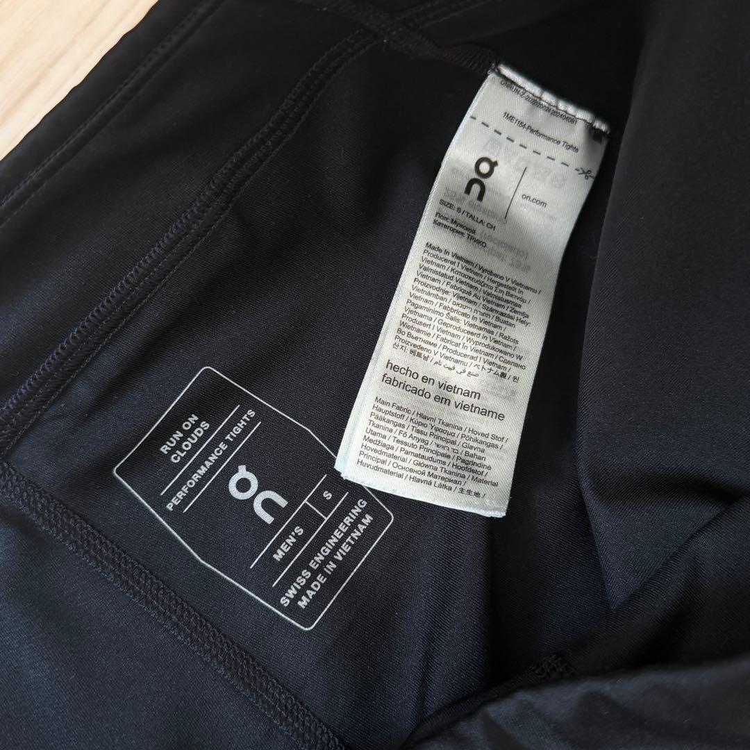 On performance tights タイツ ランニング