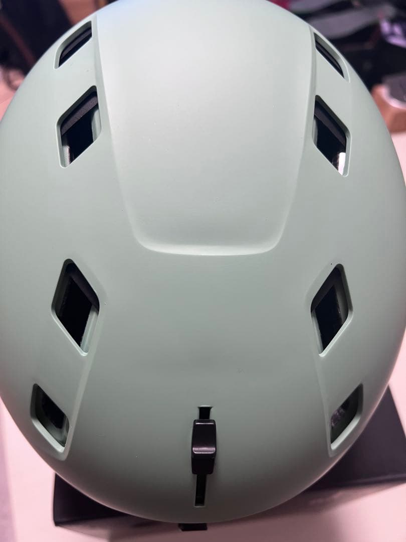 スノボ　ヘルメットanon MERAK WAVECEL Mサイズ　バートン 新品