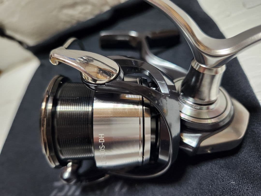 CERTATE FC LT2500S-DH スピニングリール　24セルテート